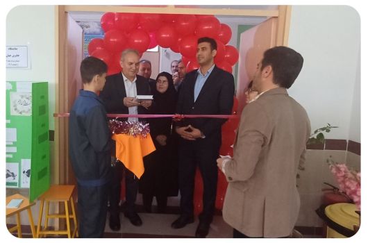 برگزاری نمایشگاه مرحله ی آموزشگاهی جشنواره ی « جــابــربــن حــیّــان ، جــستــجوگــران ایــده های بــرتــر» با حضور معاون آموزش ابتدایی استان در دبستان پسرانه شاهد ۲